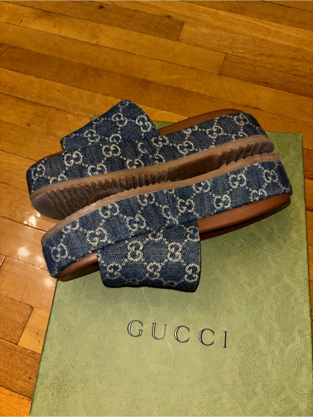 Slides/Sandals - Picture 5 of 8